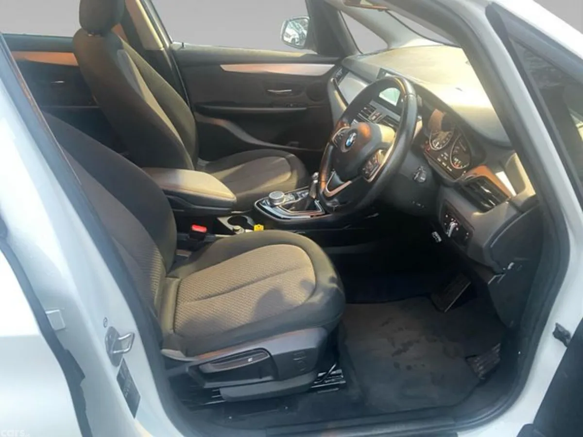 BMW 2-Series Hatchback, Petrol, 2016, White