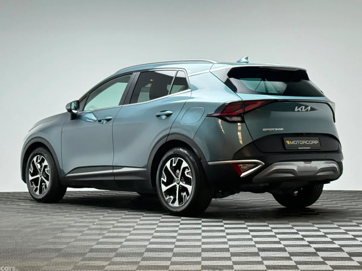 Kia Sportage MPV, Diesel, 2022, Grey