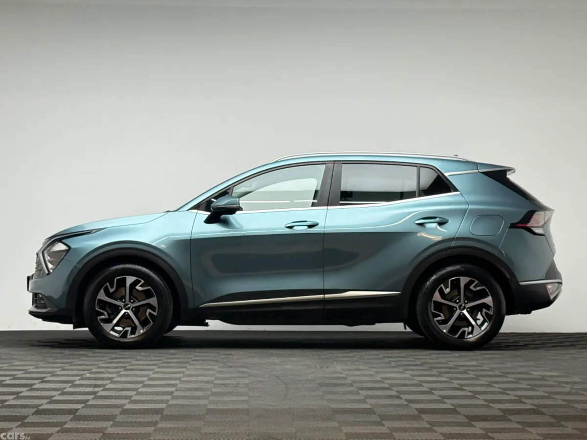 Kia Sportage MPV, Diesel, 2022, Grey