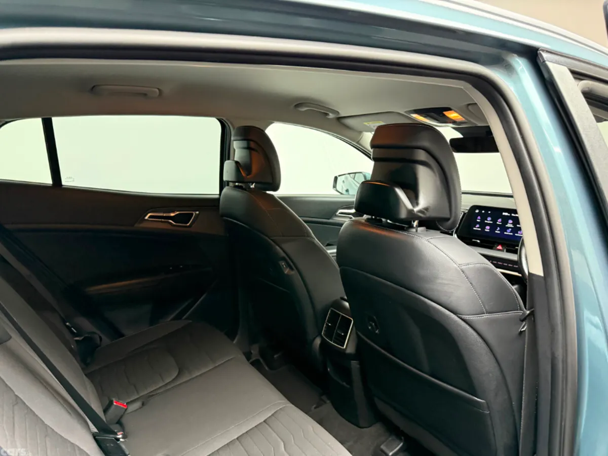 Kia Sportage MPV, Diesel, 2022, Grey