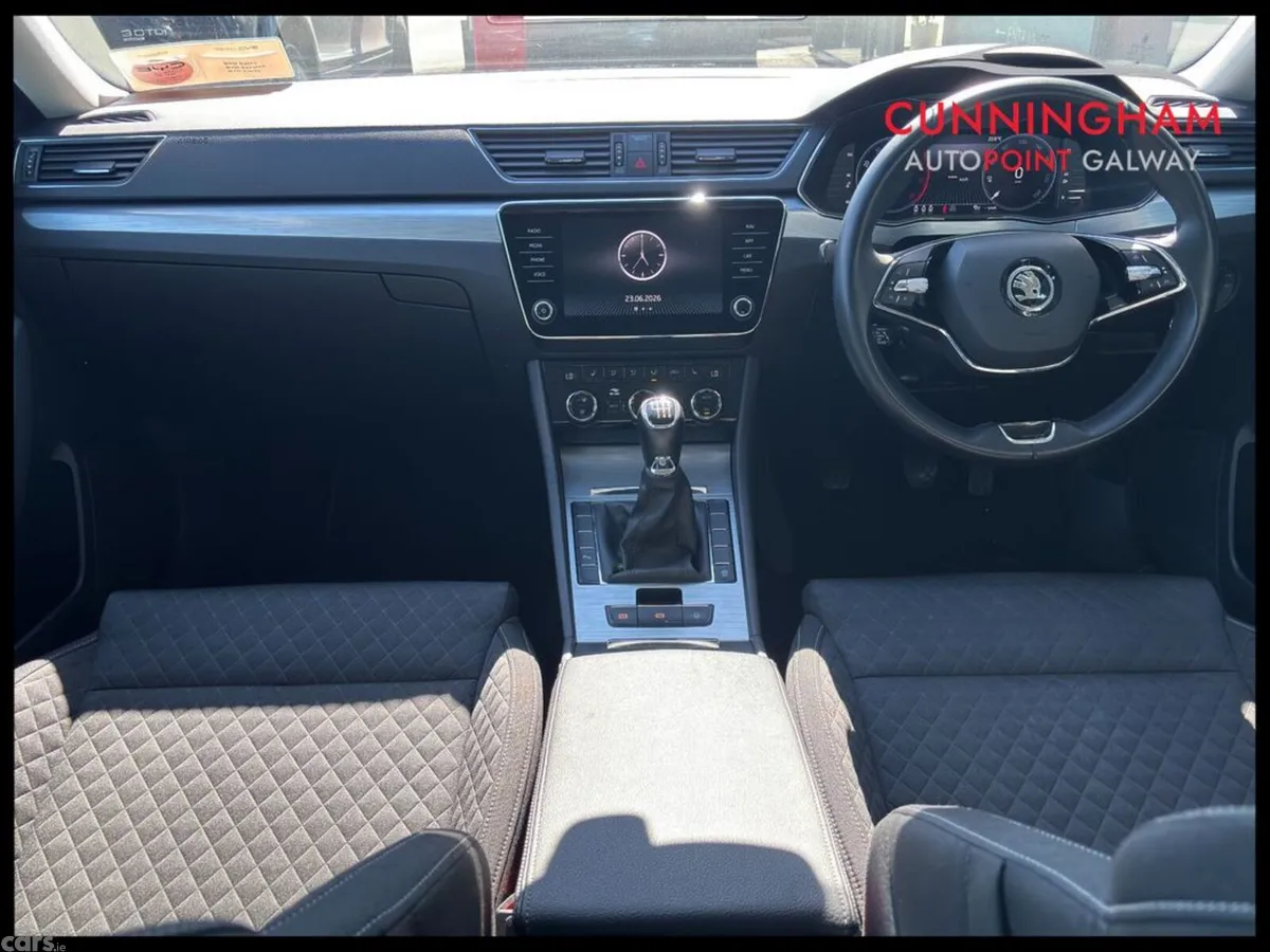 Skoda Superb Saloon, Diesel, 2023, Silver
