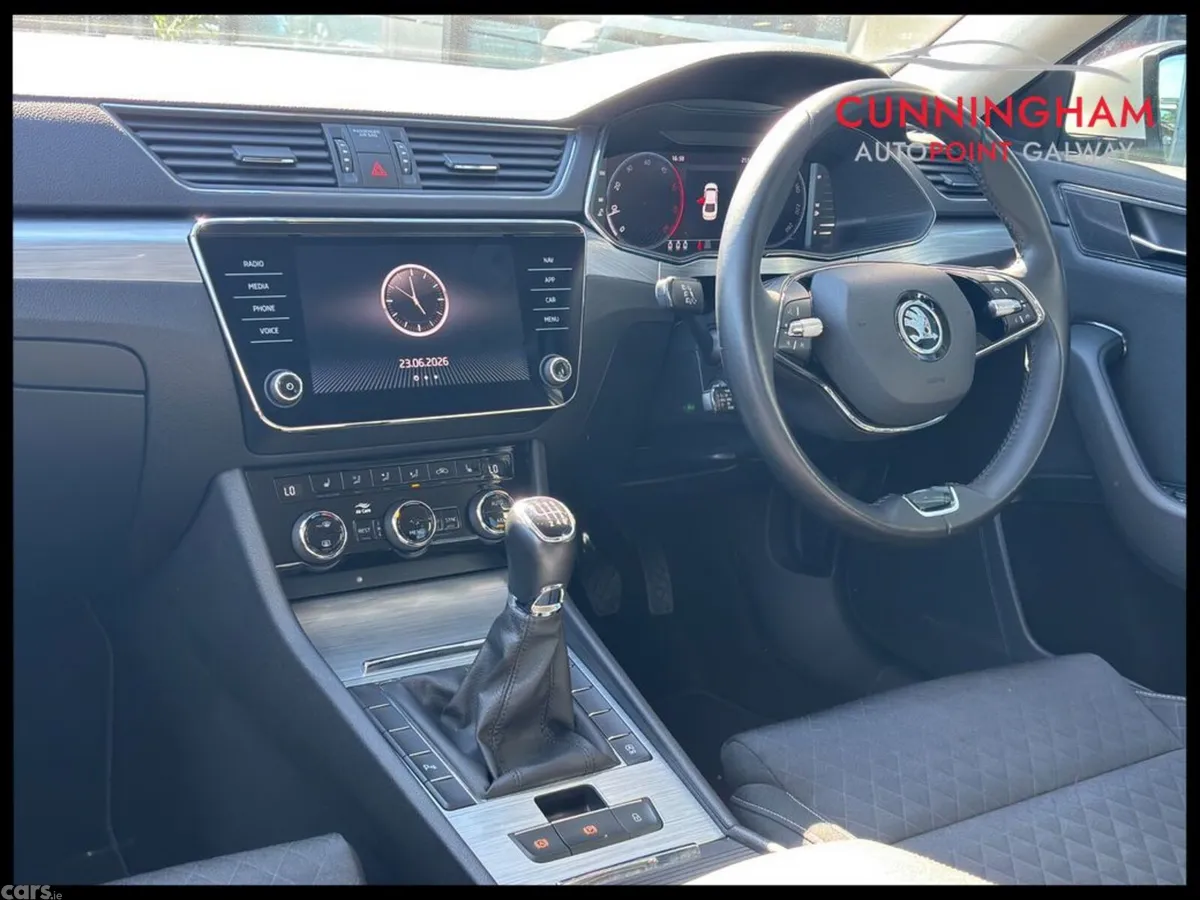 Skoda Superb Saloon, Diesel, 2023, Silver