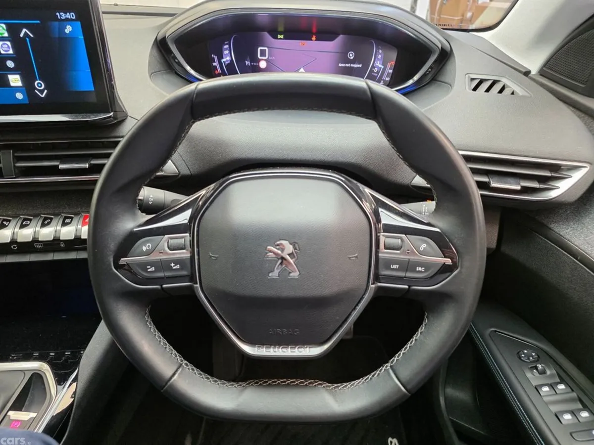 Peugeot 5008 MPV, Diesel, 2022, Grey