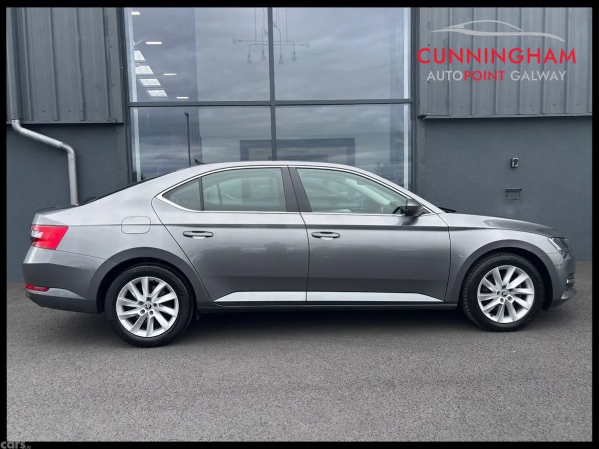 Skoda Superb Saloon, Diesel, 2023, Grey