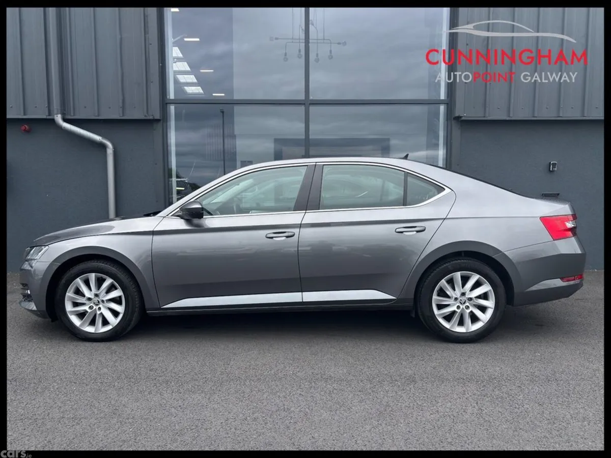 Skoda Superb Saloon, Diesel, 2023, Grey