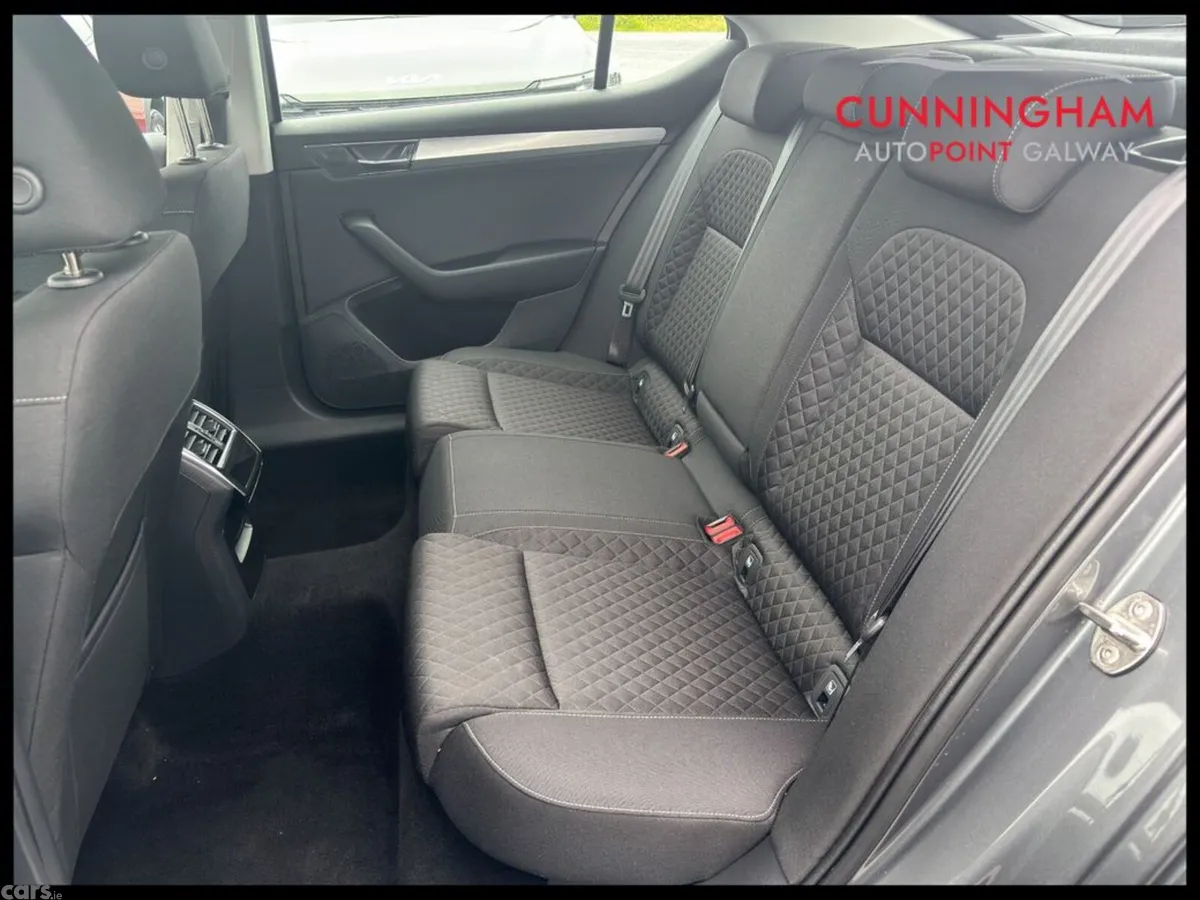 Skoda Superb Saloon, Diesel, 2023, Grey