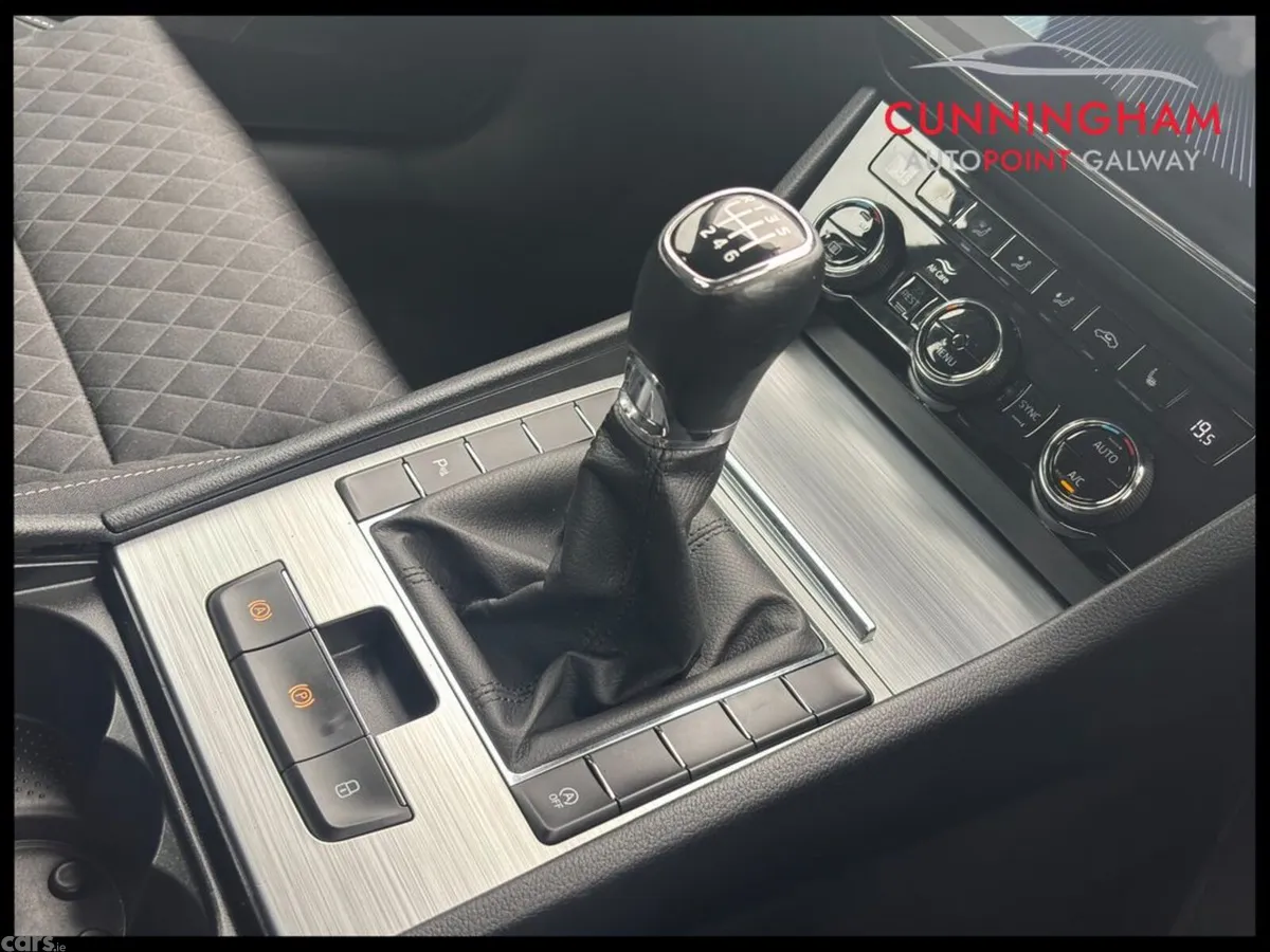 Skoda Superb Saloon, Diesel, 2023, Grey
