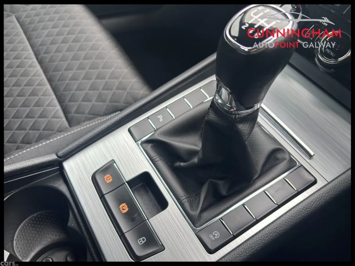 Skoda Superb Saloon, Diesel, 2023, Grey