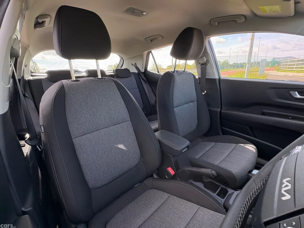 Kia Stonic Hatchback, Petrol, 2027, Blue