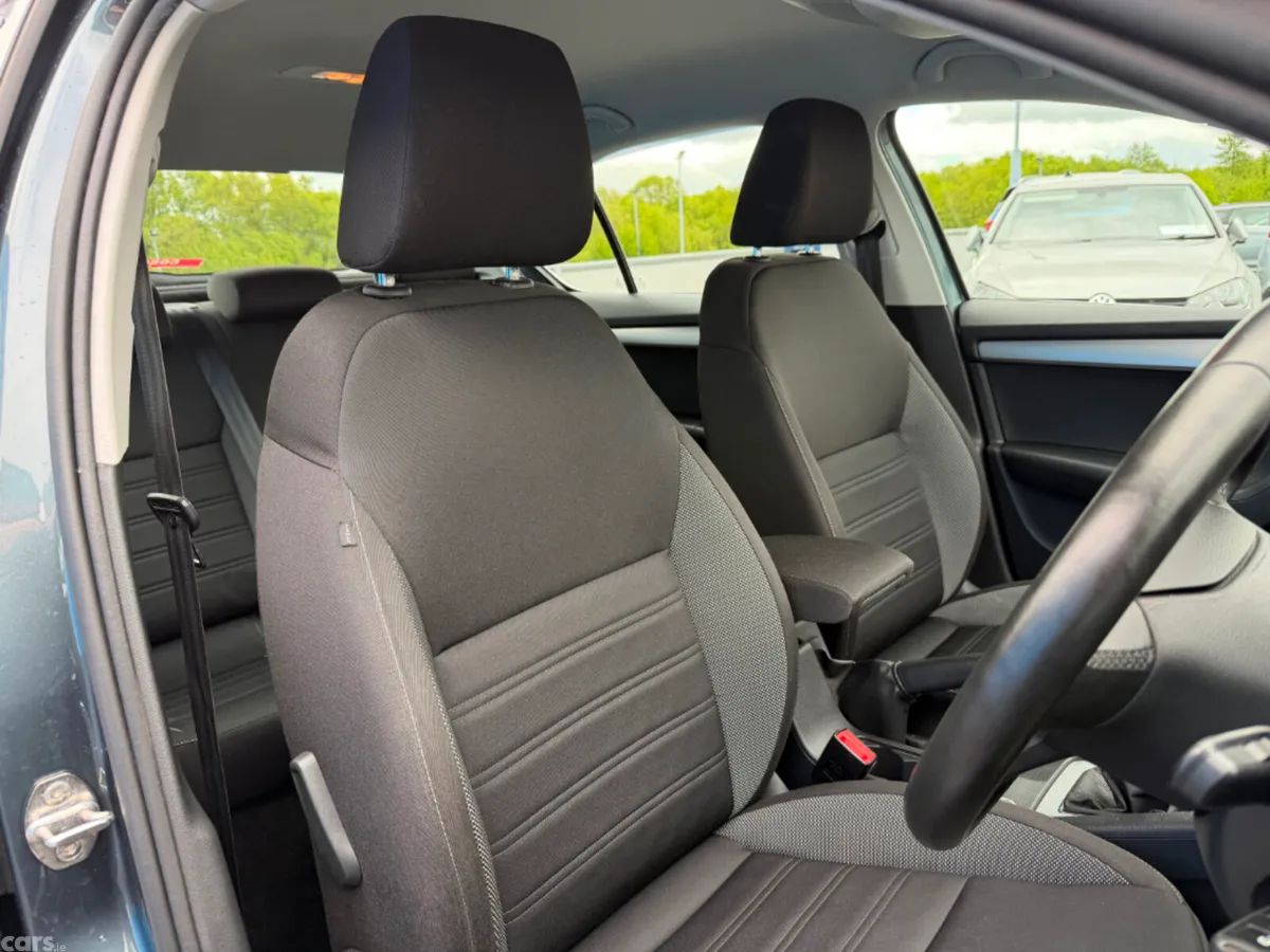 Skoda Octavia Hatchback, Diesel, 2020, Grey
