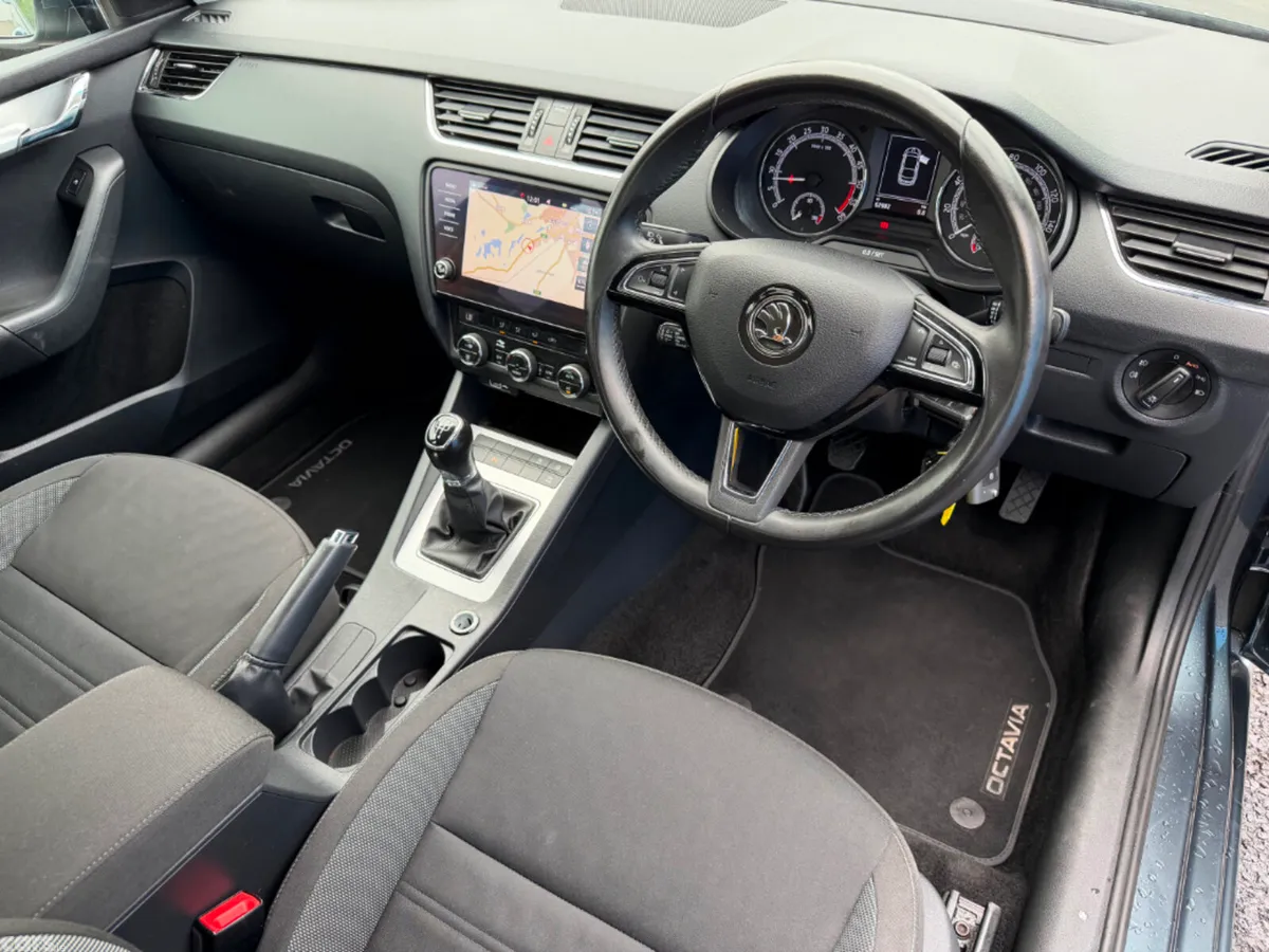 Skoda Octavia Hatchback, Diesel, 2020, Grey
