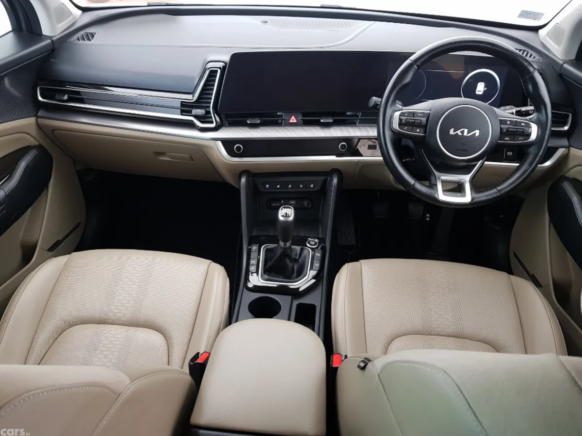 Kia Sportage MPV, Diesel, 2022, Grey