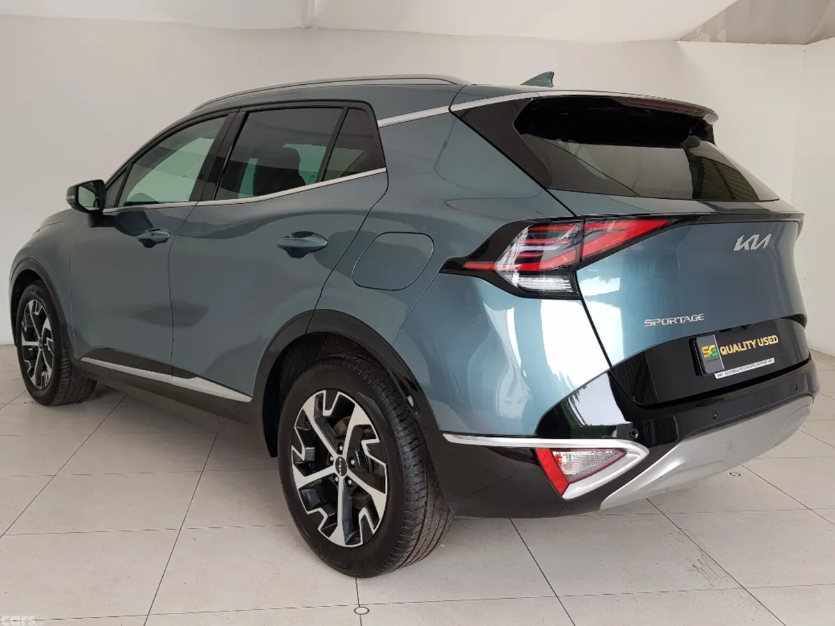 Kia Sportage MPV, Diesel, 2022, Grey