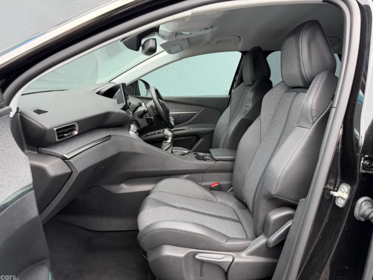 Peugeot 3008 MPV, Diesel, 2022, Black