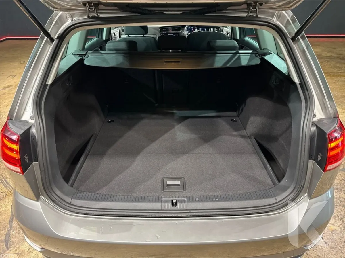 Volkswagen Golf Estate, Petrol, 2019, Silver