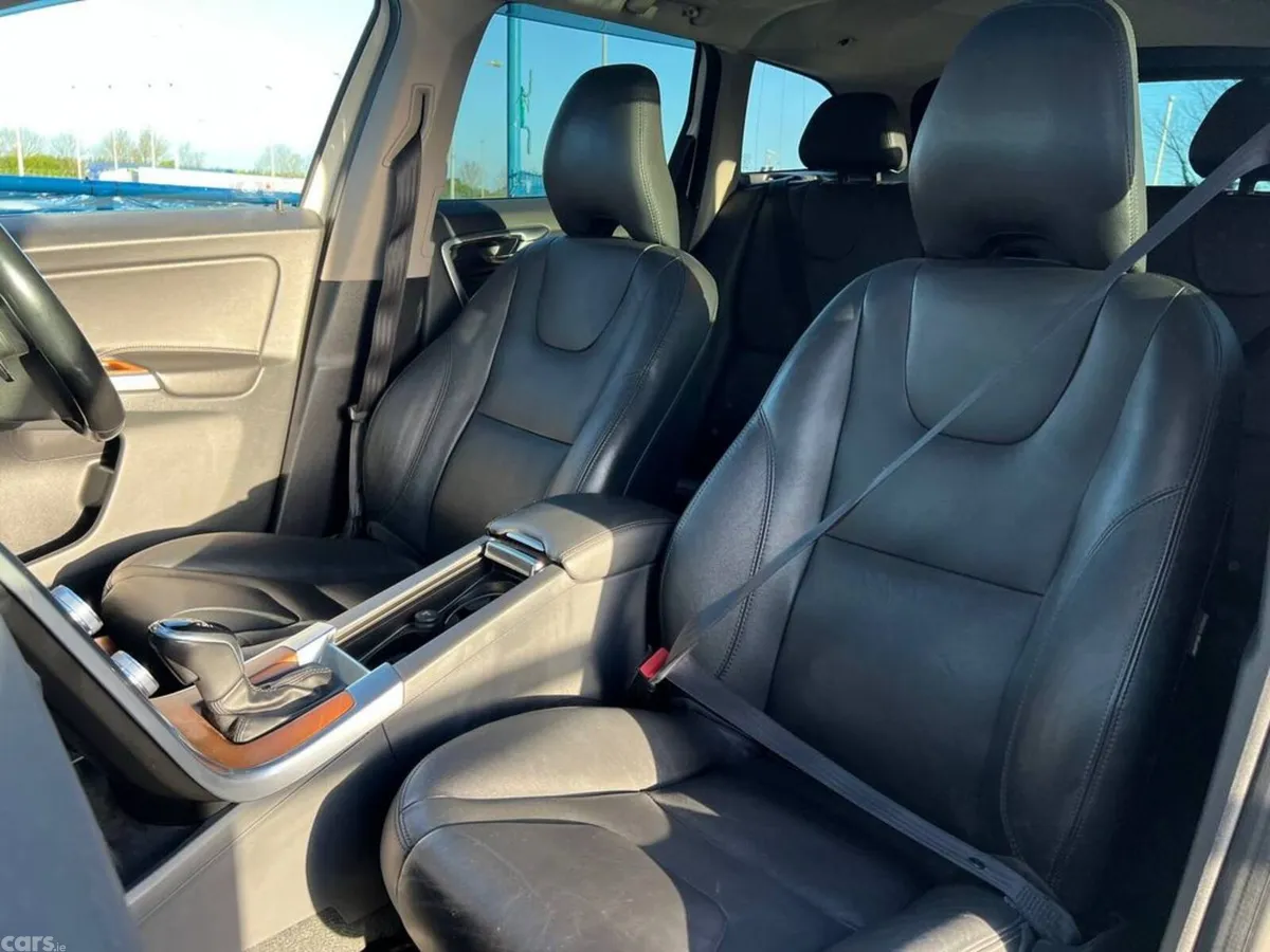 Volvo XC60 SUV, Diesel, 2017, White