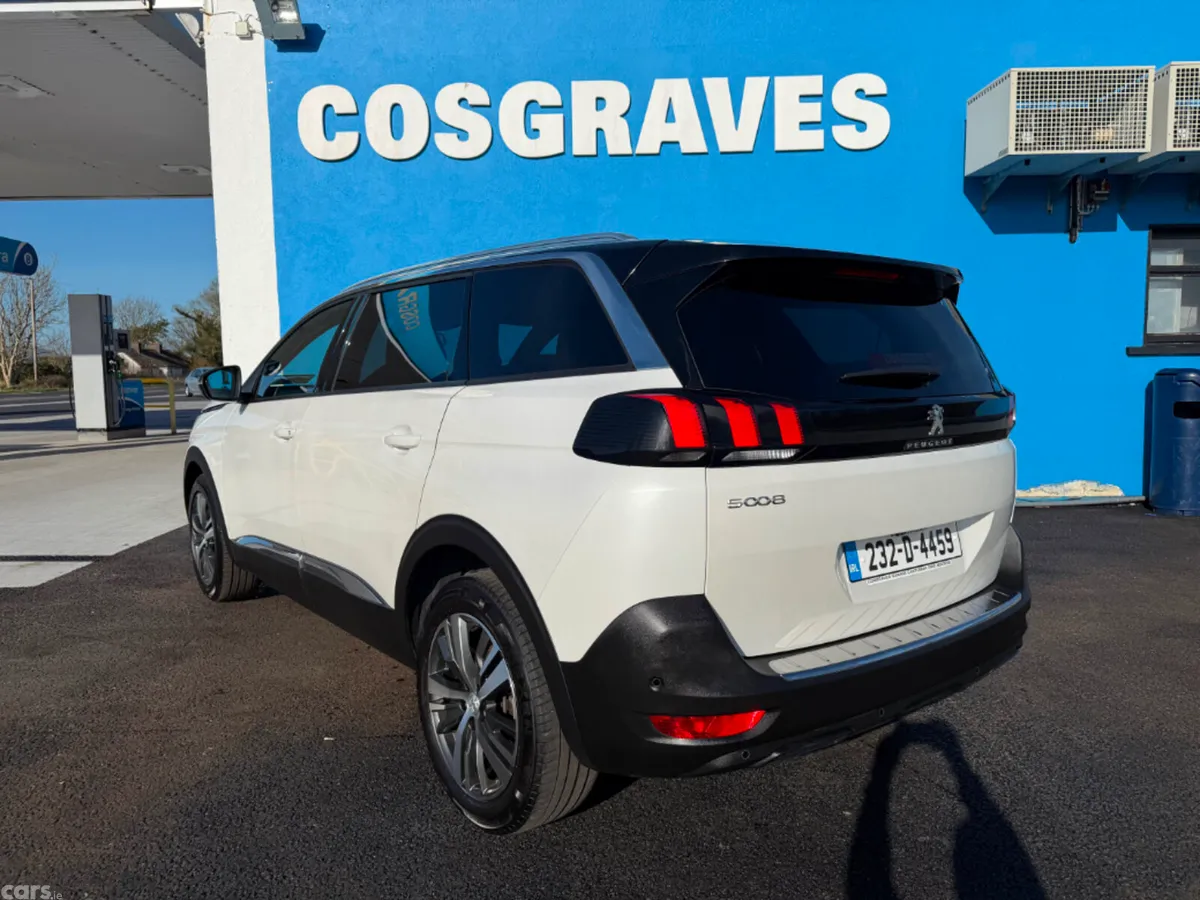 Peugeot 5008 MPV, Diesel, 2023, White