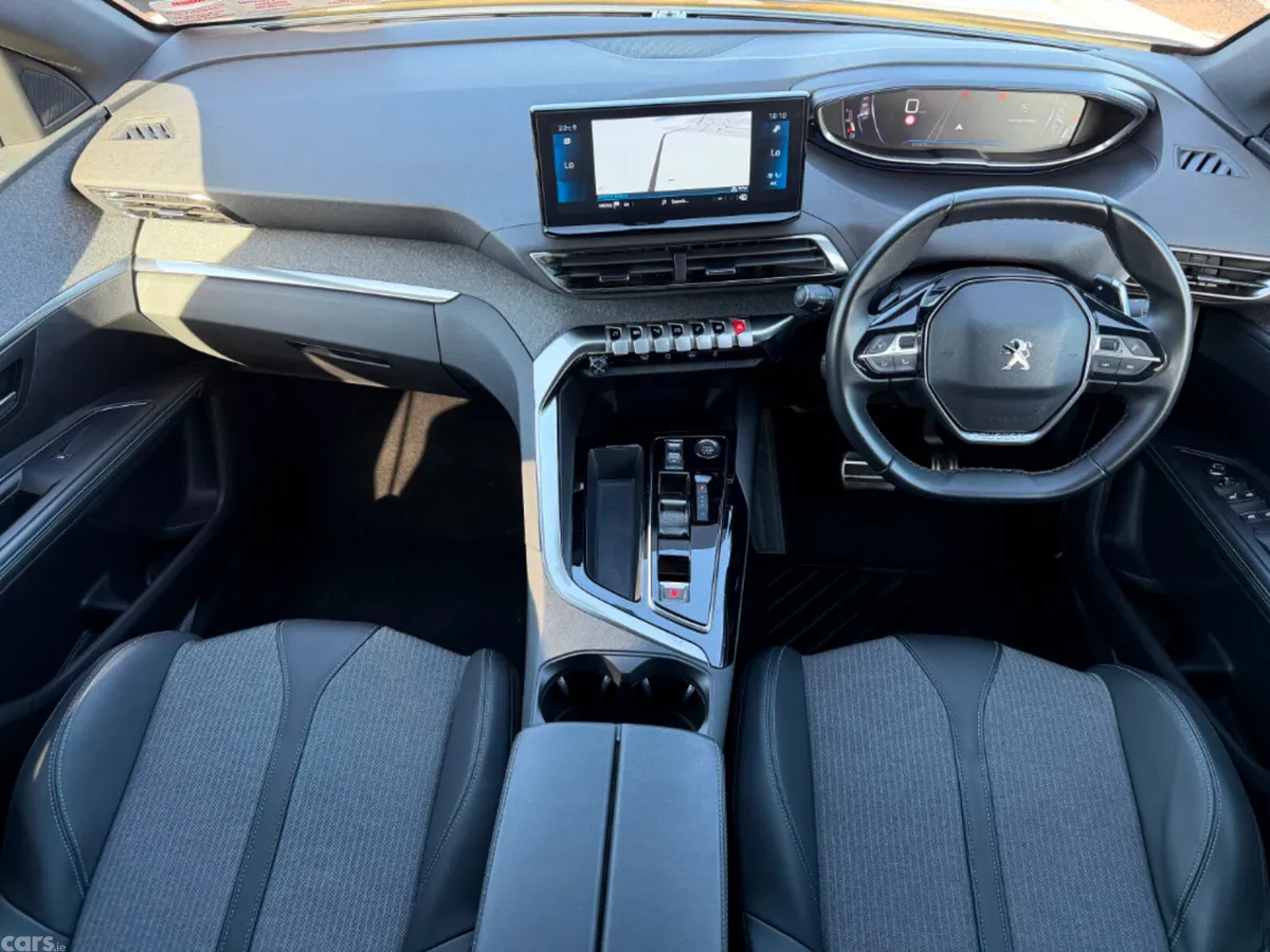Peugeot 5008 MPV, Diesel, 2023, White