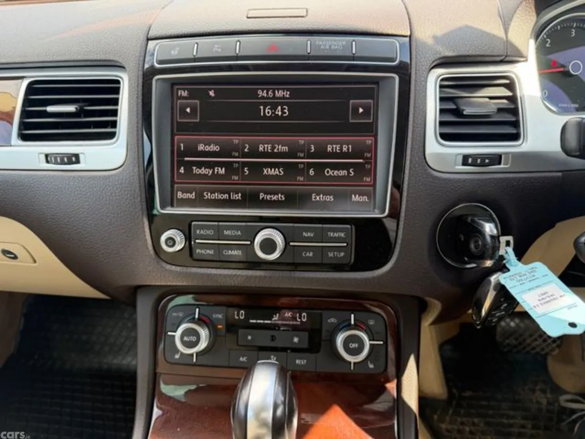 Volkswagen Touareg SUV, Diesel, 2016, Grey