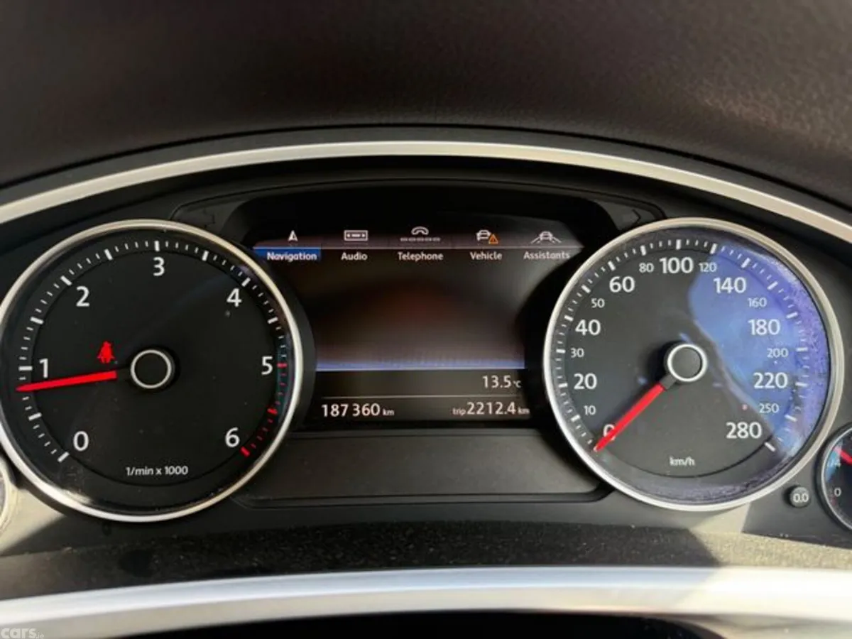 Volkswagen Touareg SUV, Diesel, 2016, Grey