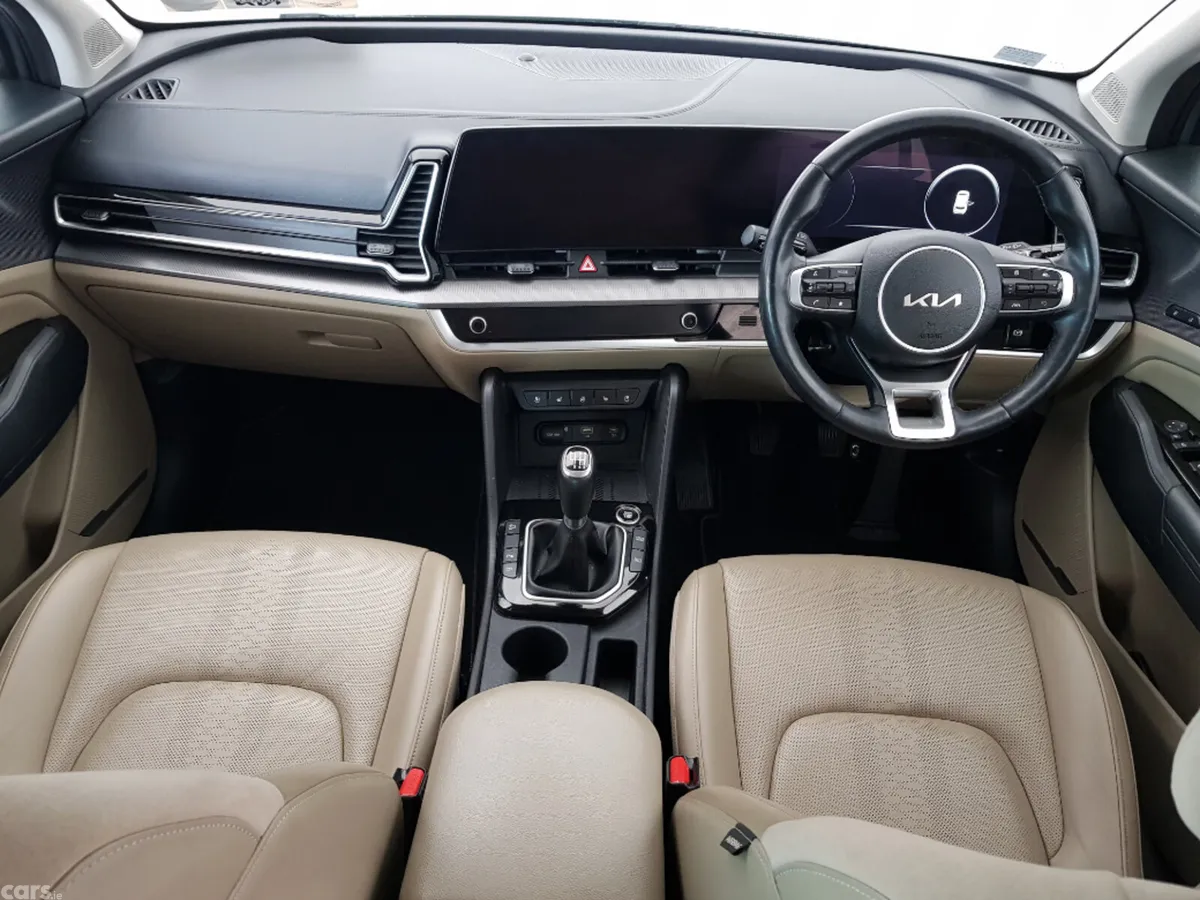 Kia Sportage MPV, Diesel, 2022, Grey
