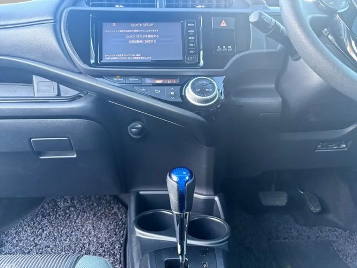 Toyota Aqua Hatchback, Petrol Hybrid, 2017, White