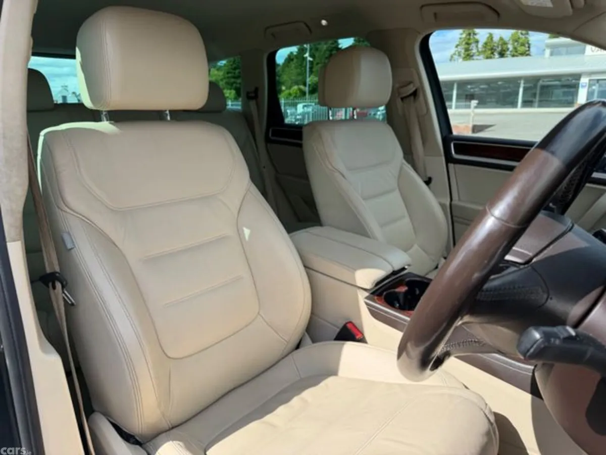 Volkswagen Touareg SUV, Diesel, 2016, Grey