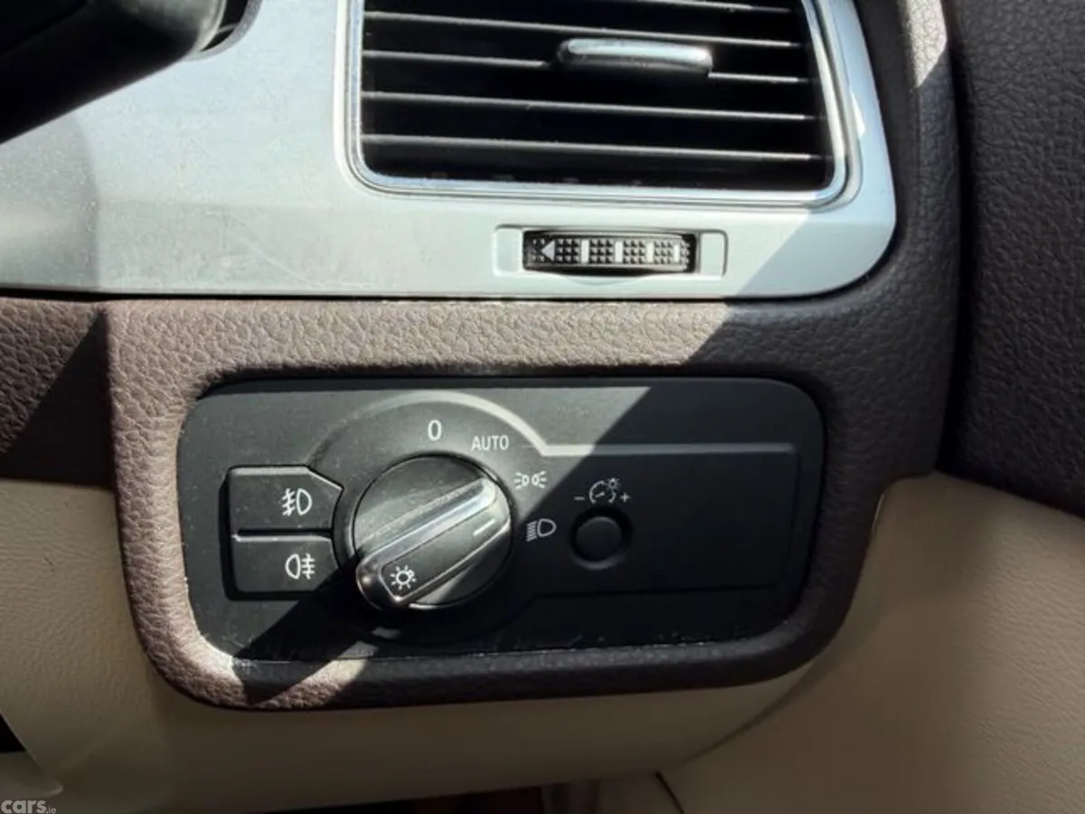 Volkswagen Touareg SUV, Diesel, 2016, Grey