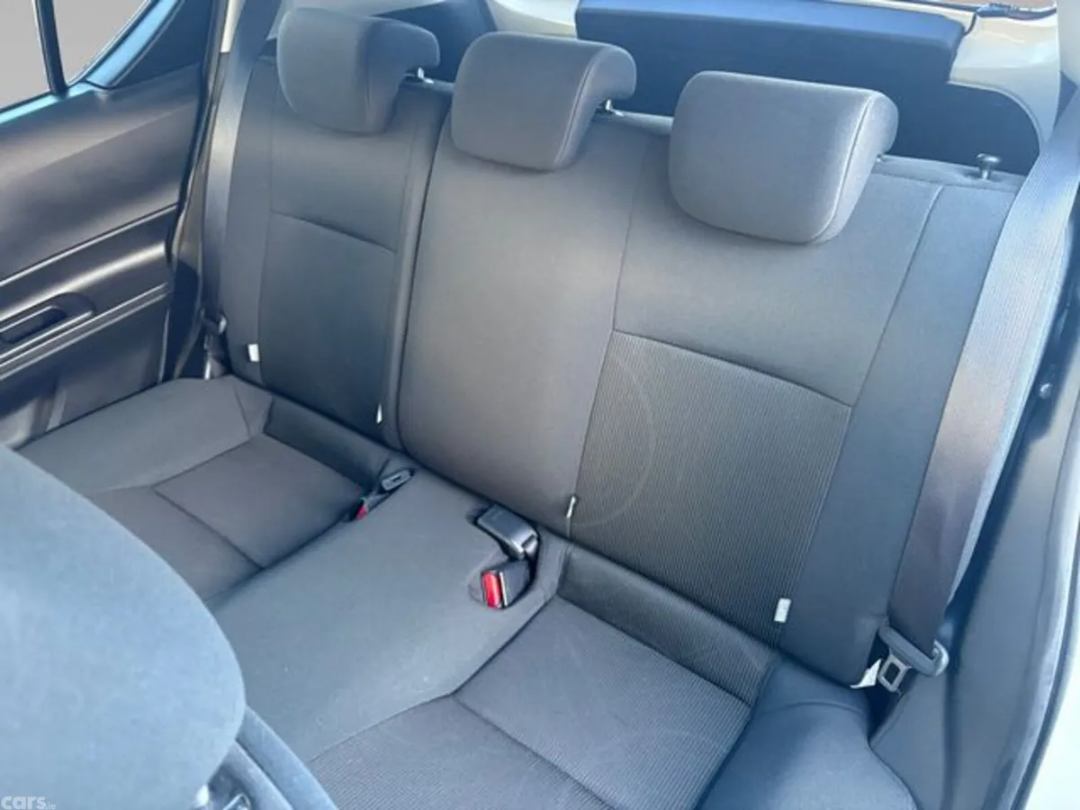 Toyota Aqua Hatchback, Petrol Hybrid, 2017, White