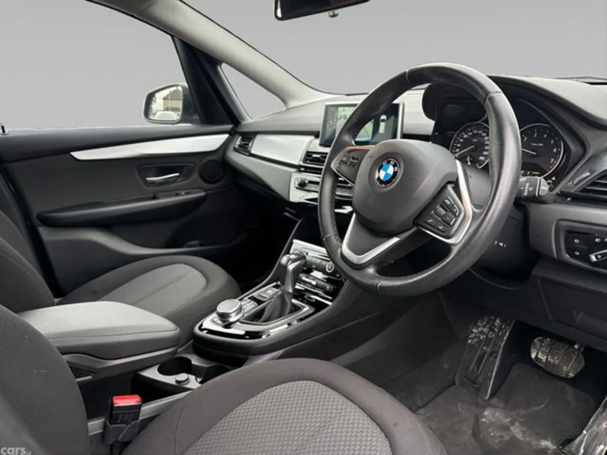 BMW 2-Series Hatchback, Petrol, 2016, Blue
