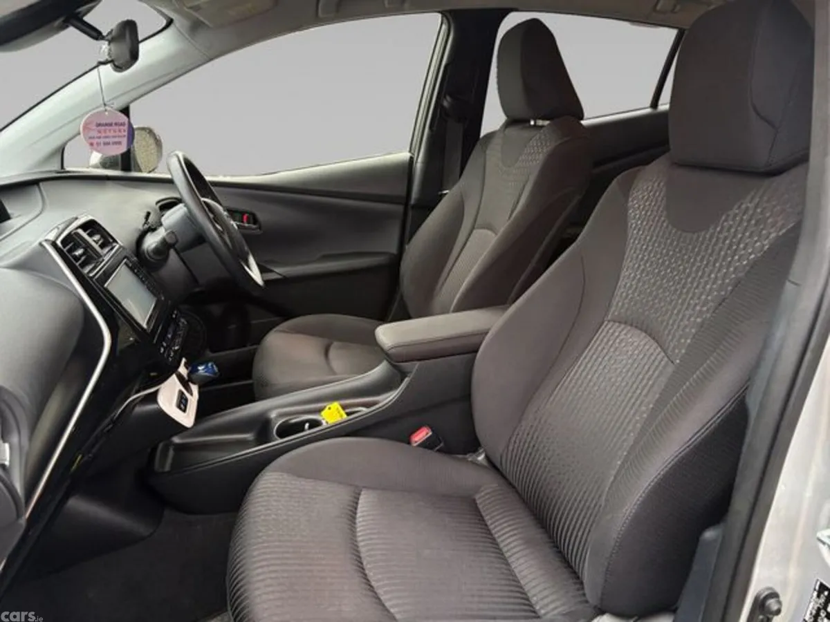 Toyota Prius SUV, Petrol Hybrid, 2017, Silver