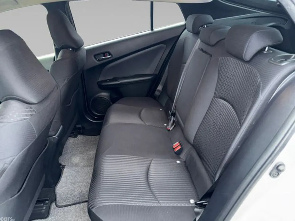 Toyota Prius SUV, Petrol Hybrid, 2017, Silver