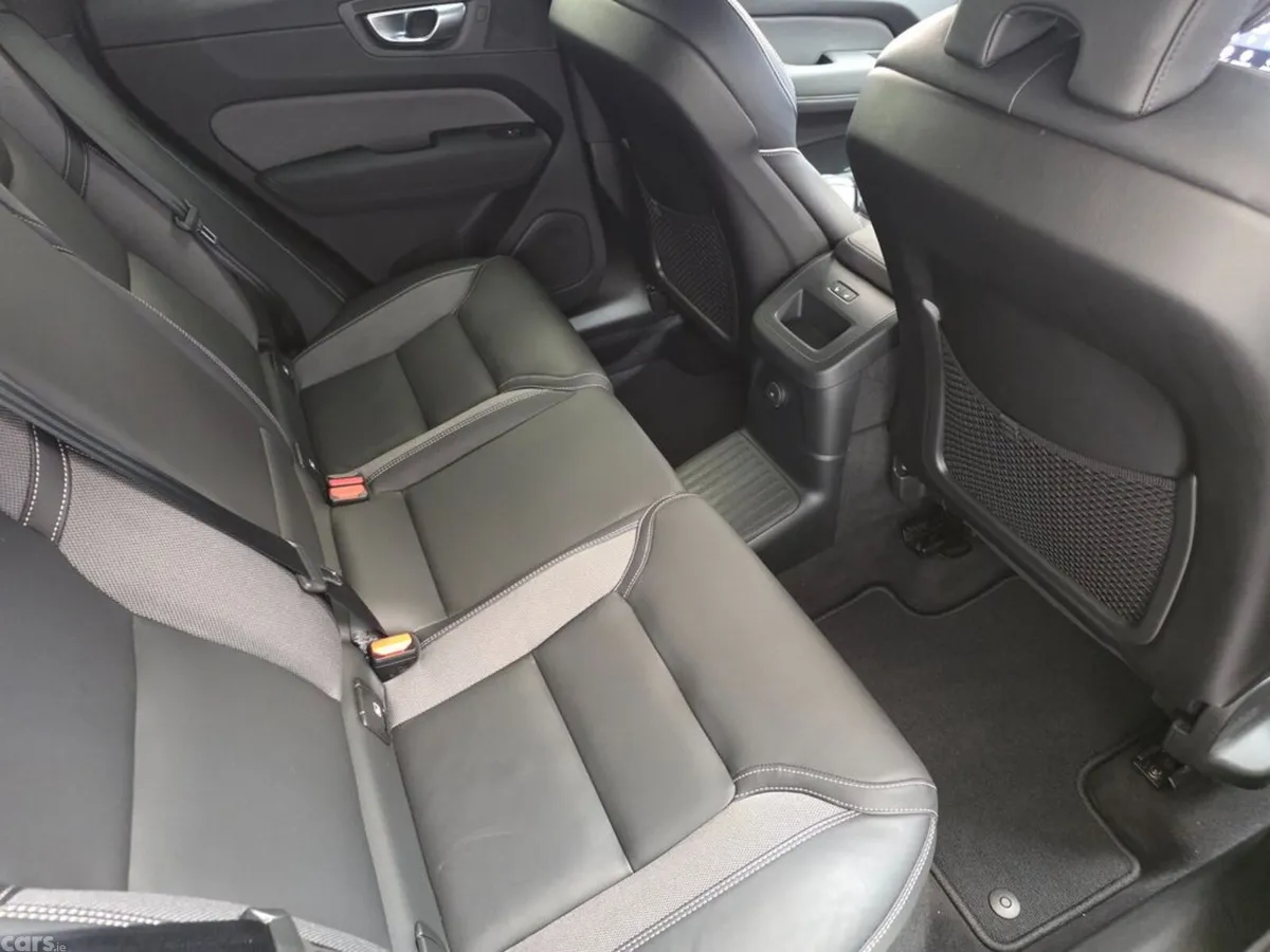 Volvo XC60 Estate, Petrol Plug-in Hybrid, 2025, Black