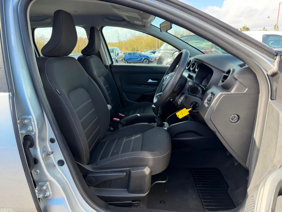 Dacia Duster SUV, Petrol, 2022, Grey