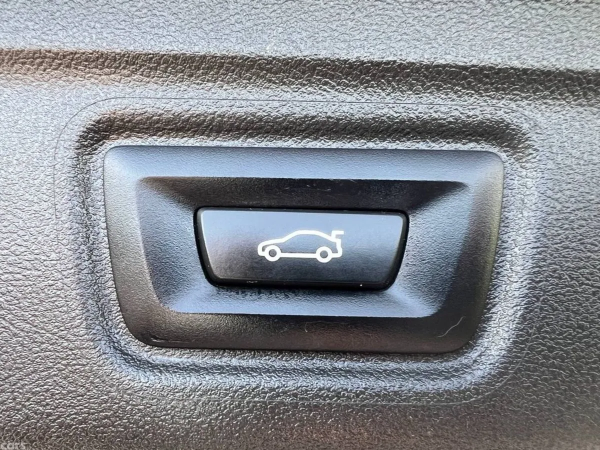 BMW 3-Series Estate, Diesel, 2023, Black
