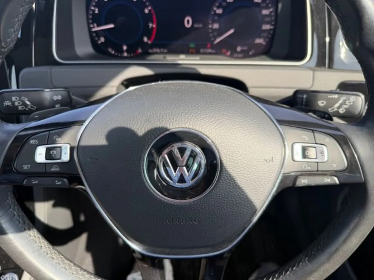 Volkswagen Golf Hatchback, Petrol, 2018, Yellow