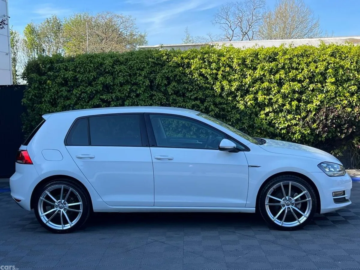 Volkswagen Golf Hatchback, Petrol, 2017, White