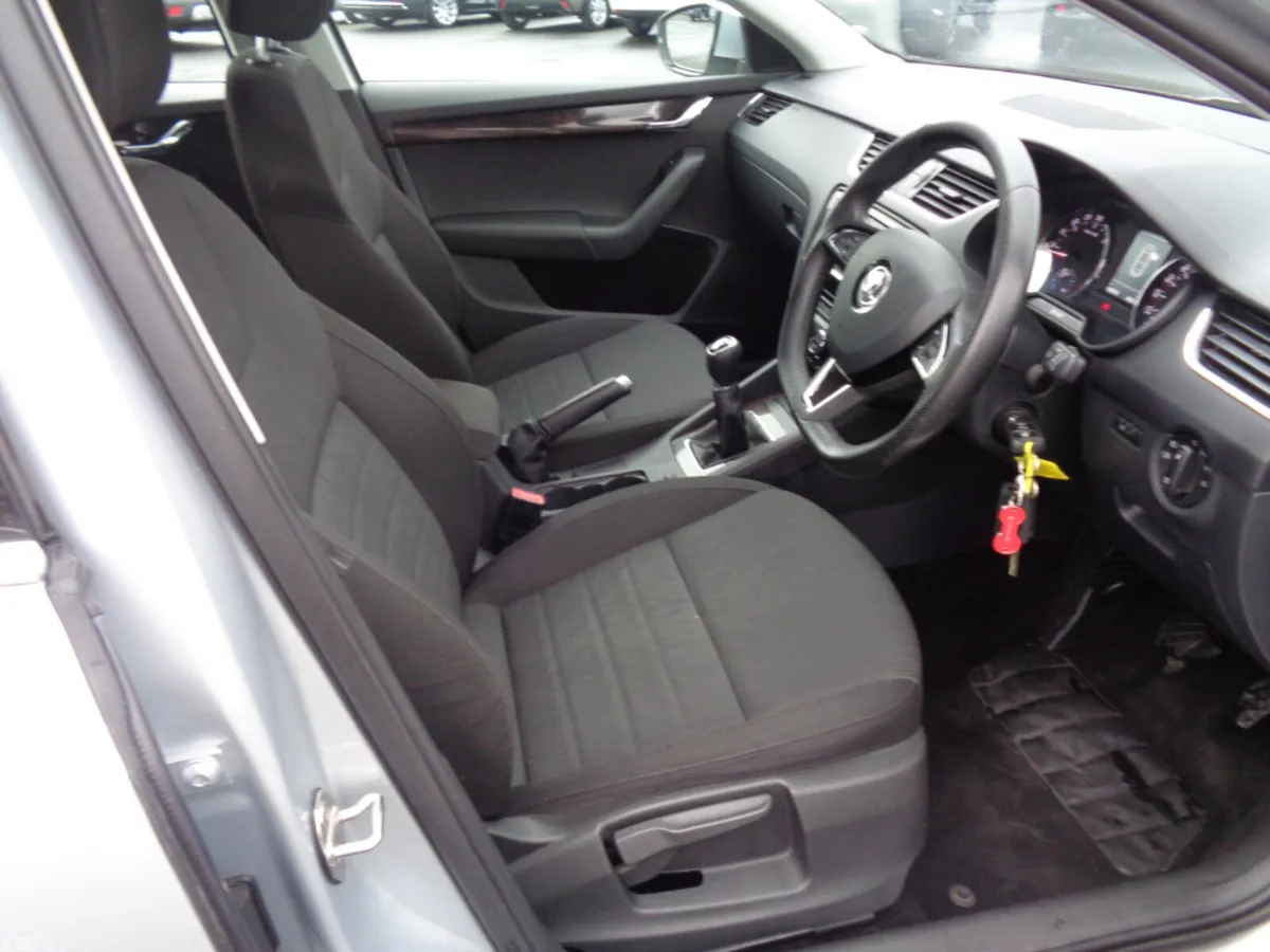 Skoda Octavia Saloon, Diesel, 2016, Silver