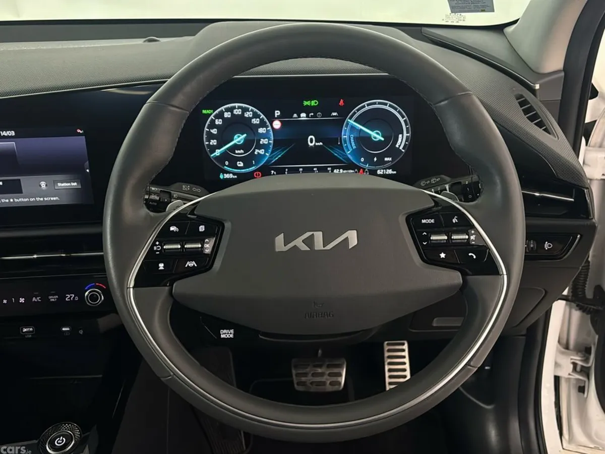 Kia Niro MPV, Electric, 2024, White