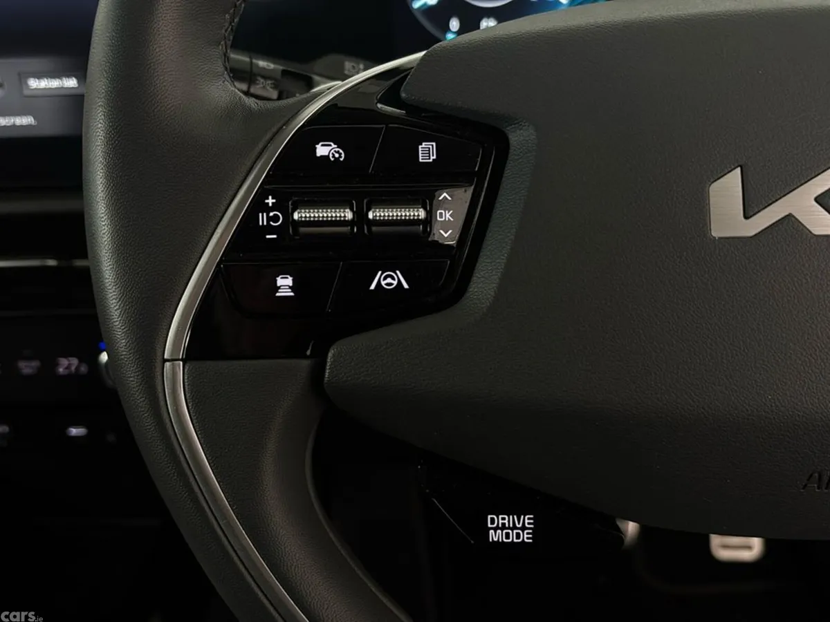 Kia Niro MPV, Electric, 2024, White