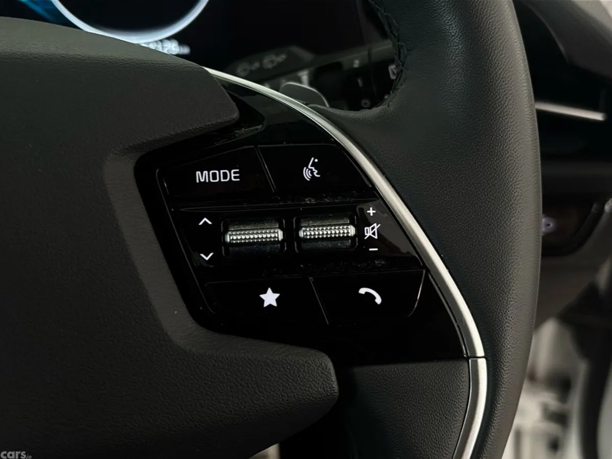 Kia Niro MPV, Electric, 2024, White