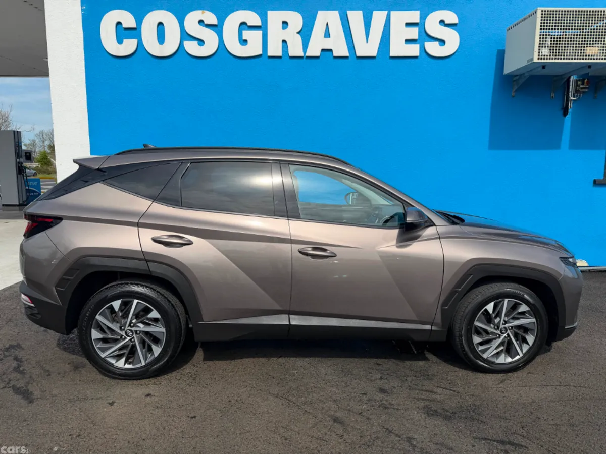 Hyundai Tucson MPV, Diesel, 2022, Brown