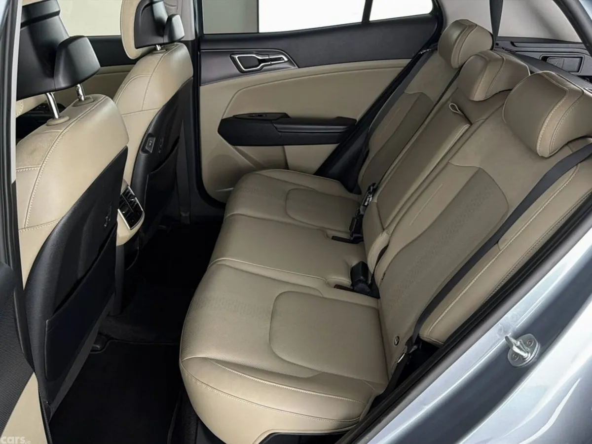 Kia Sportage SUV, Petrol Plug-in Hybrid, 2023, Grey