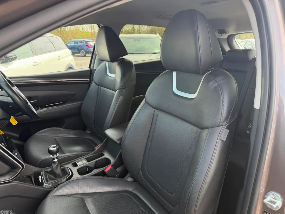 Hyundai Tucson MPV, Diesel, 2022, Brown