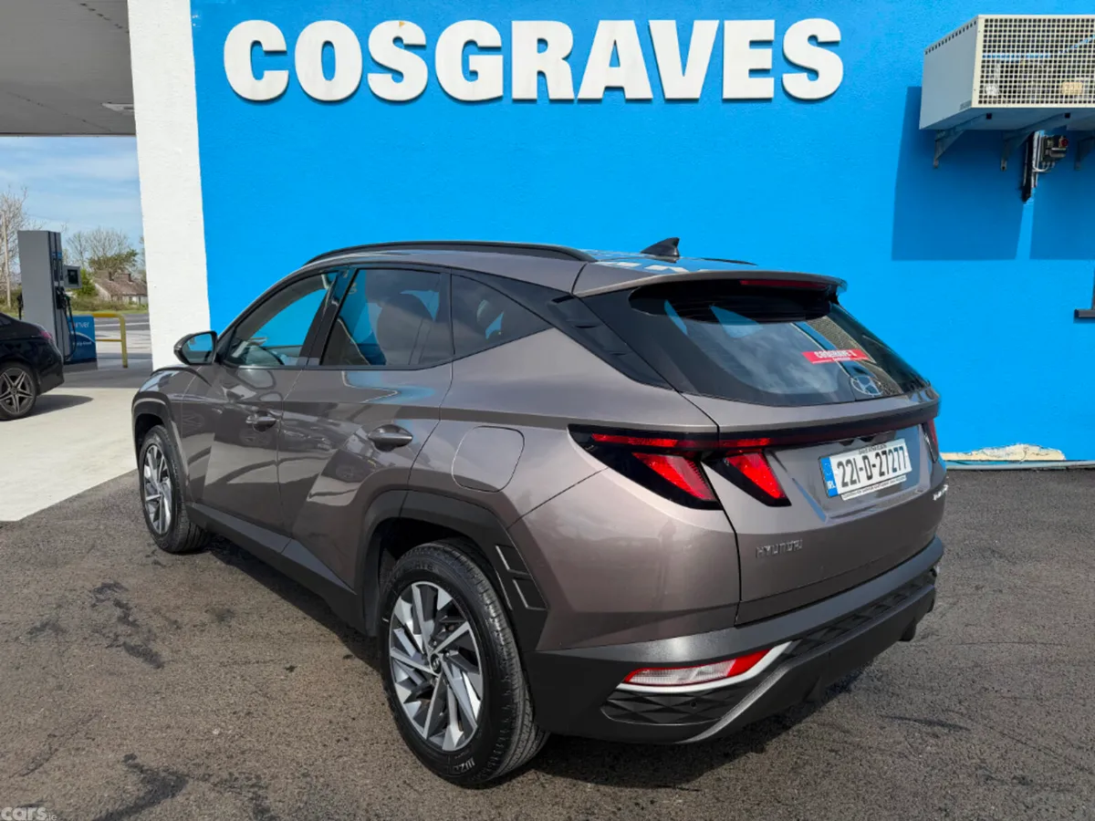 Hyundai Tucson MPV, Diesel, 2022, Brown