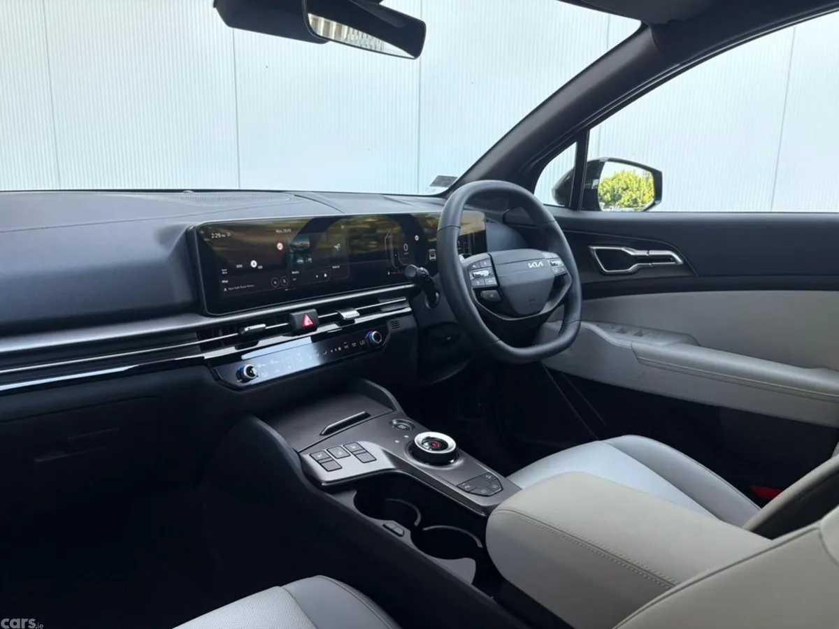 Kia Sportage SUV, Petrol Hybrid, 2027, Red
