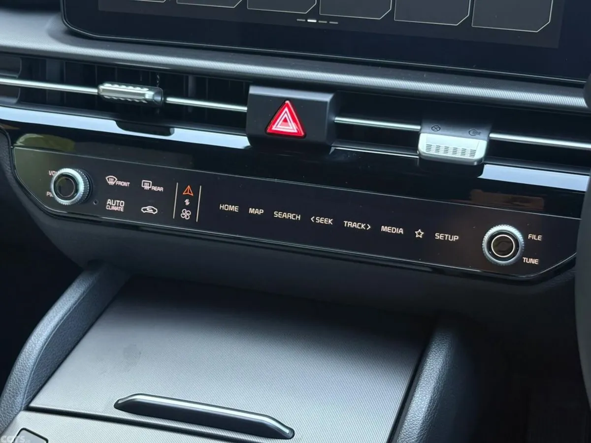 Kia Sportage SUV, Petrol Hybrid, 2027, Red