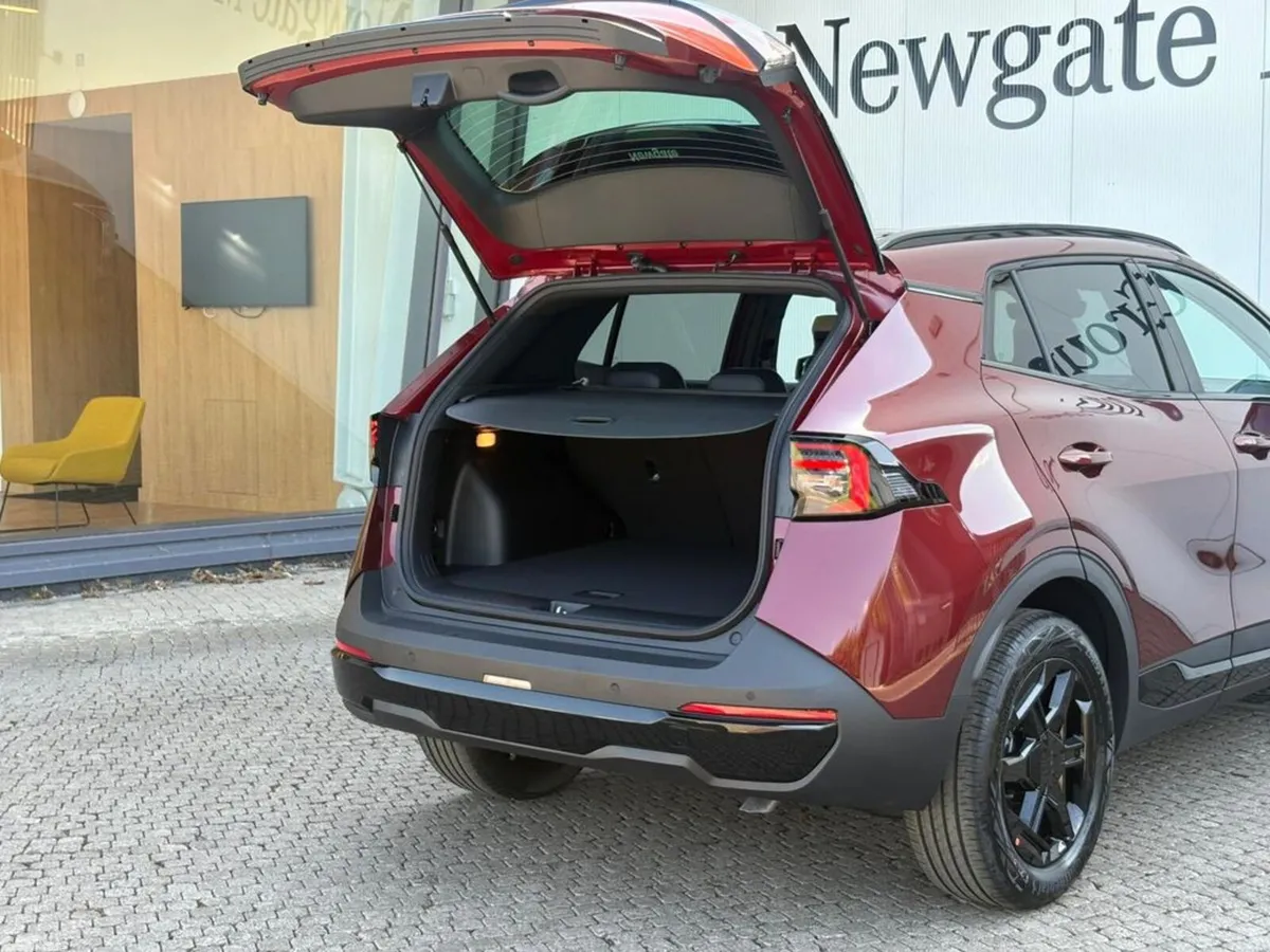 Kia Sportage SUV, Petrol Hybrid, 2027, Red