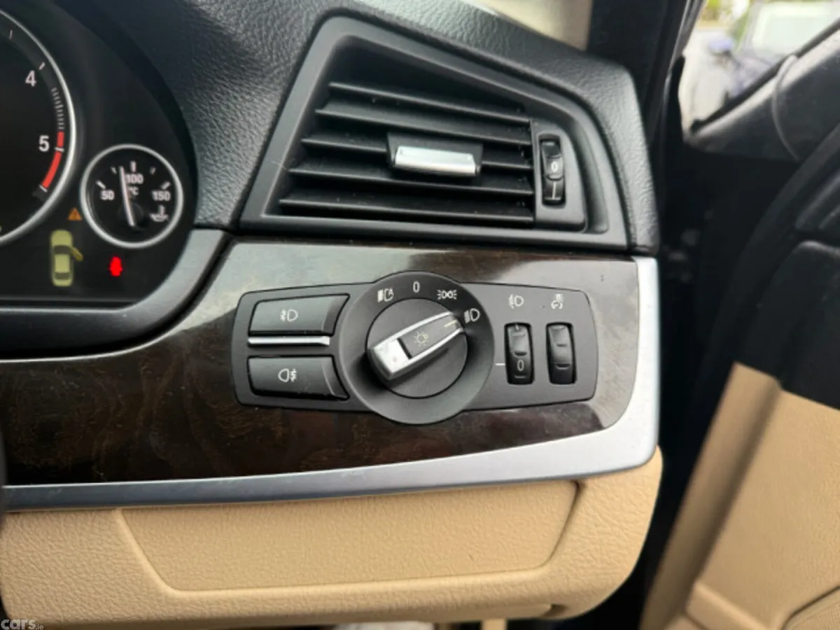 BMW 5-Series Saloon, Diesel, 2011, Blue