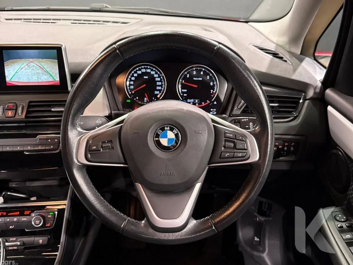 BMW 2-Series MPV, Petrol, 2018, Red